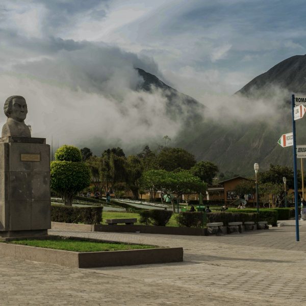 LA MITAD DEL MUNDO