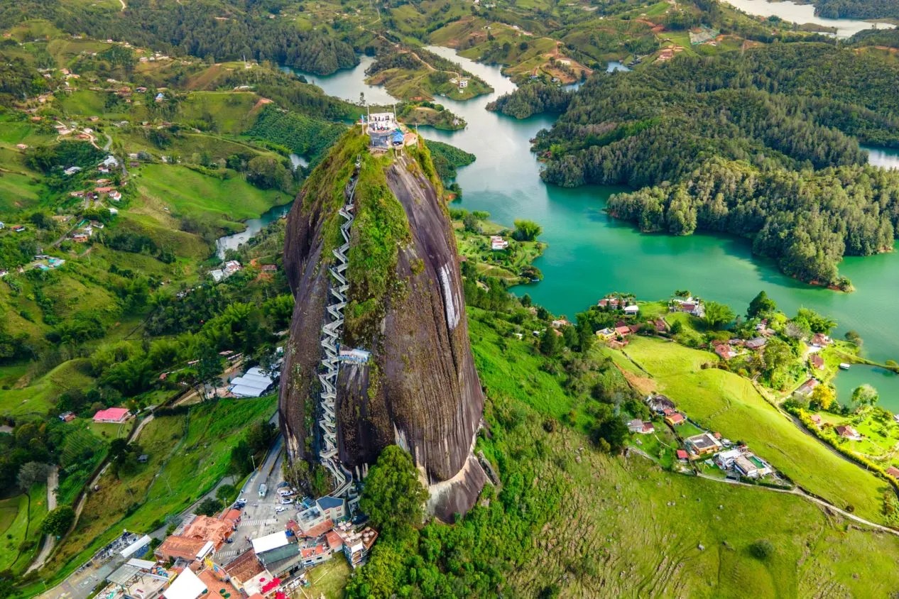 El Peñón de Guatapé: Una Maravilla Natural en Colombia